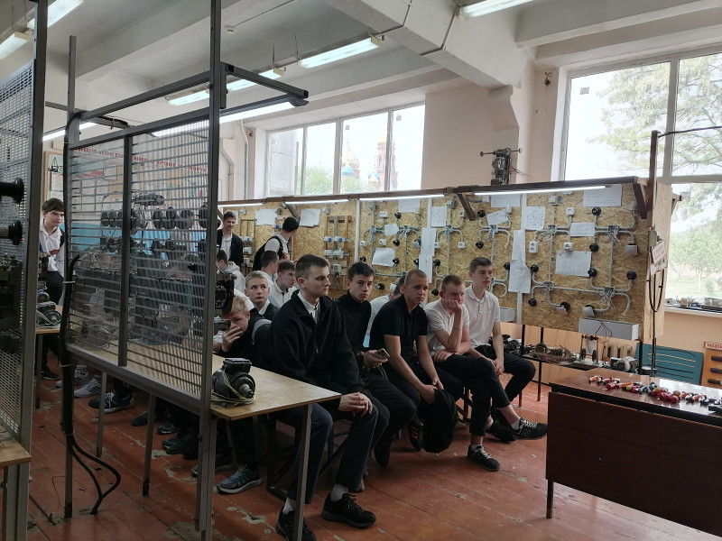 Учащиеся 9-х классов МБОУ СОШ №6 посетили День открытых дверей в Ипатовском многопрофильном техникуме..
